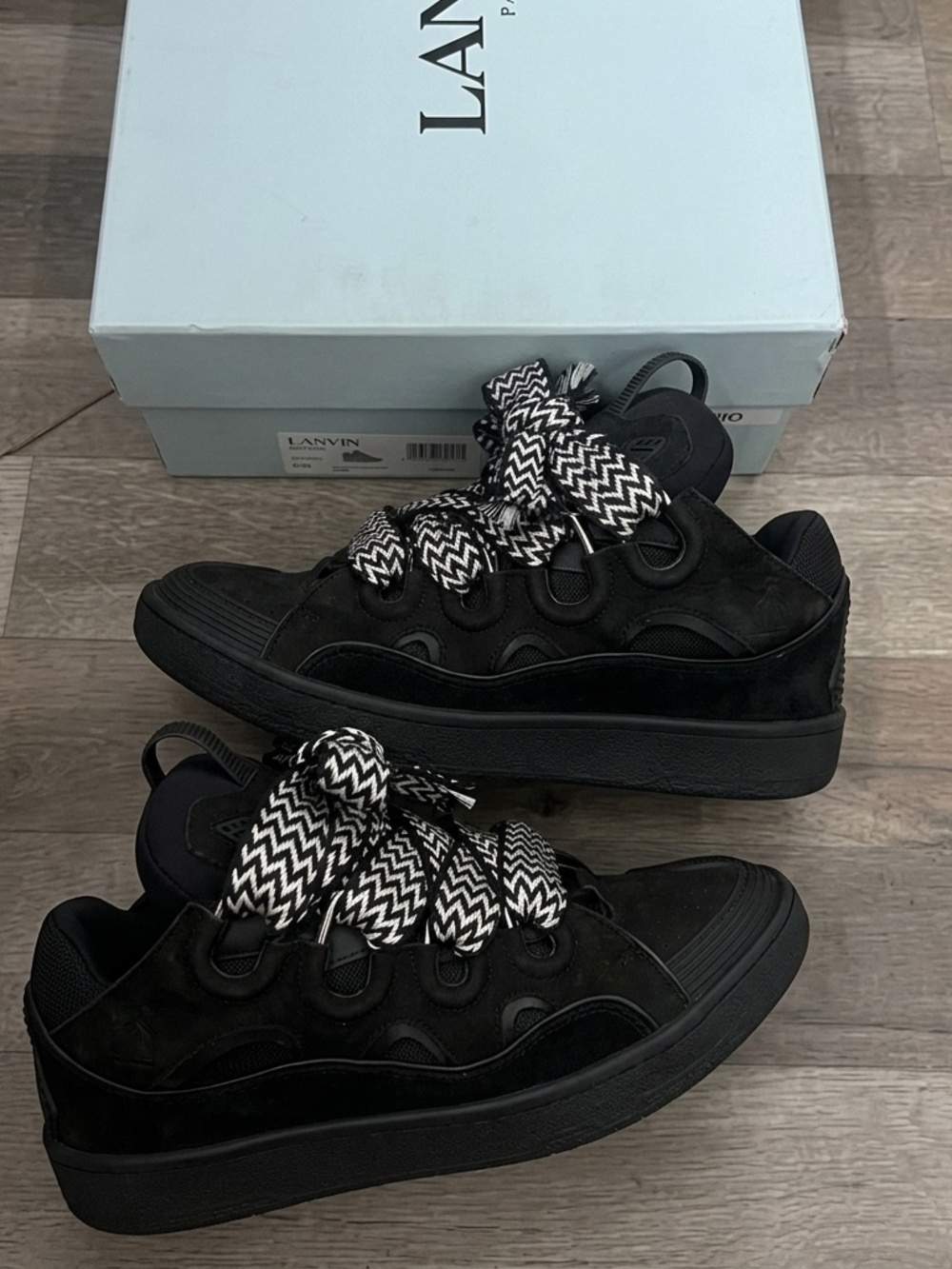 Lanvin curbs